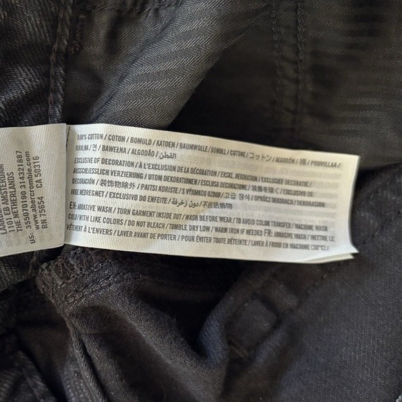 Hollister Ultra High Rise Mom Jeans 3 Long Waist 26 Length 29 Black Distressed - Picture 16 of 16